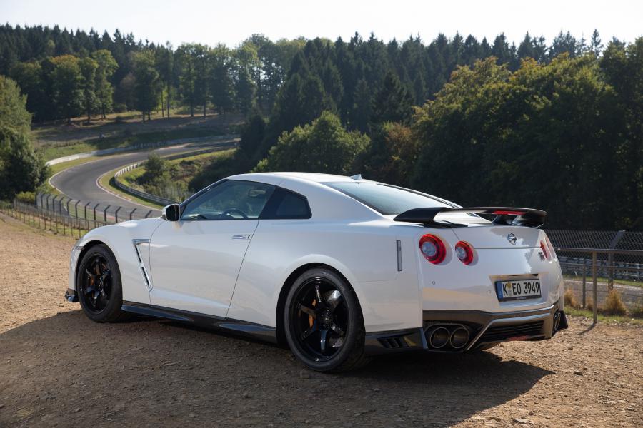  Nissan GT-R Track Edition 2016 года  (WW) (фото 13 из 21)